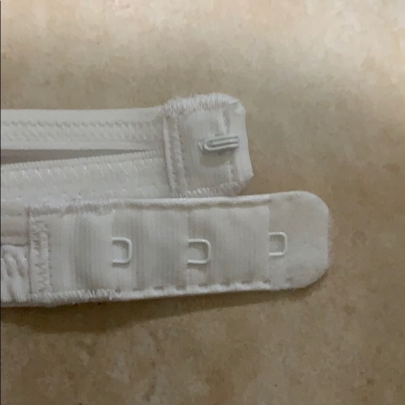 2 Pairs Of Bras Size 34A - Picture 10 of 10